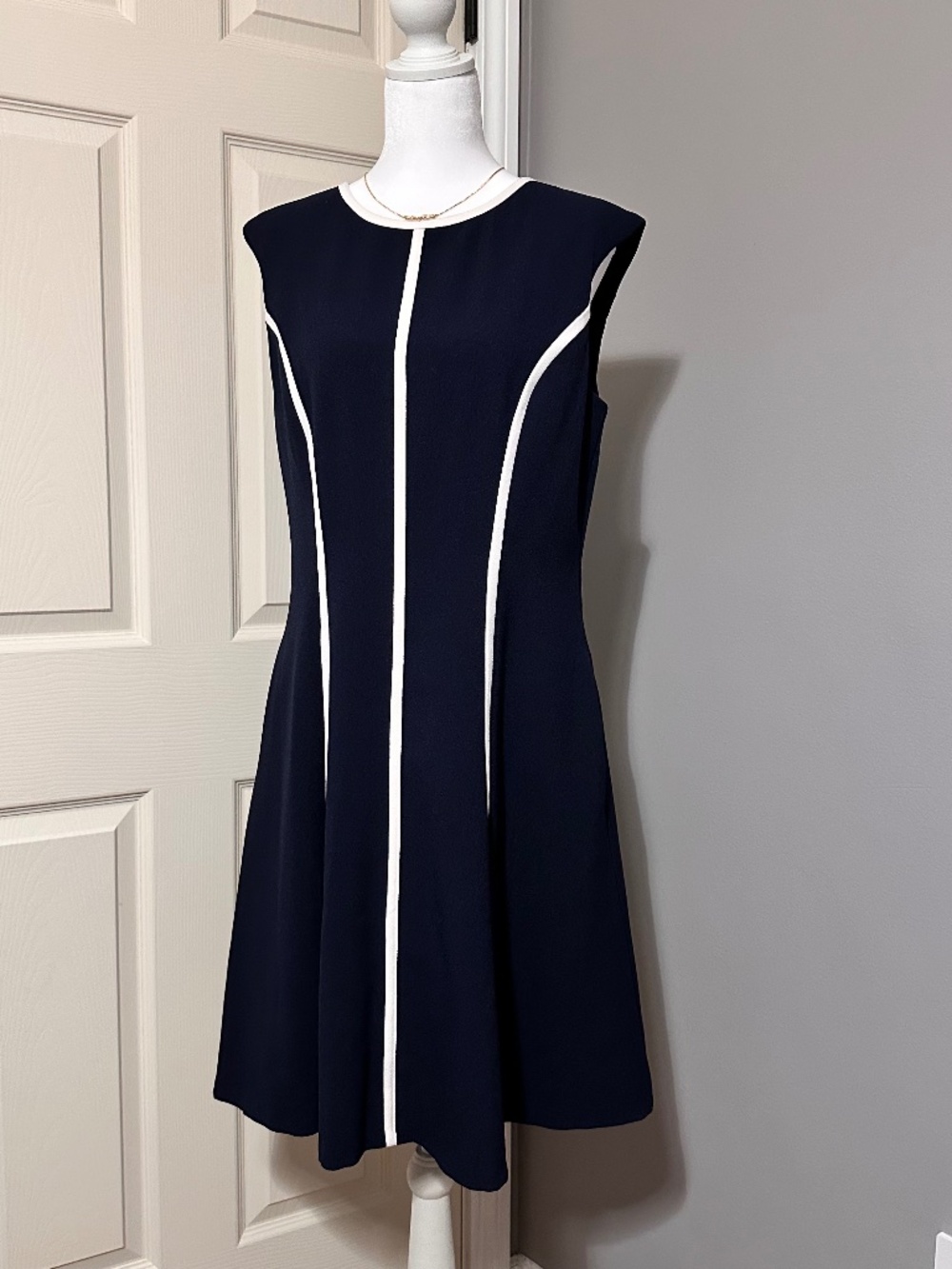 Sandra Darren Navy Blue with White accent Sunday Dress Size 10